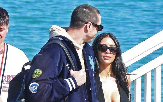 *PREMIUM-EXCLUSIVE* Kim Kardashian and Pete Davidson bring their whirlwind romance to the Bahamas! **MUST CALL FOR PRICING**