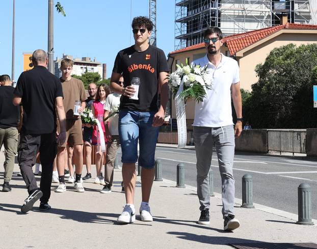 Šibenik: Kod spomenika na Baldekinu obilježena 33. obljetnica smrti Dražena Petrovi?a