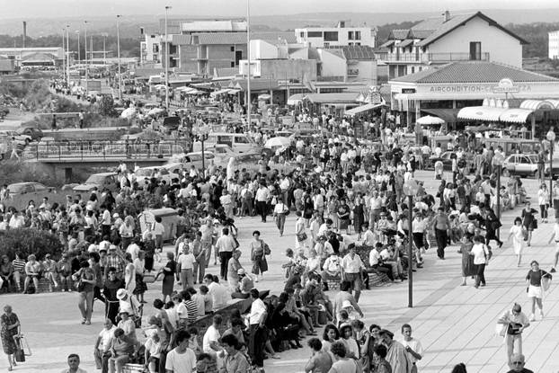 Brojni vjernici na obilježavanju 10. godišnjice ukazanja u Međurgorju, 25.6.1991.