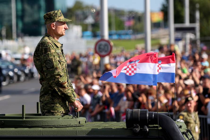 Zagreb: Svečani vojni mimohod u povodu 30 godina VRO Oluja