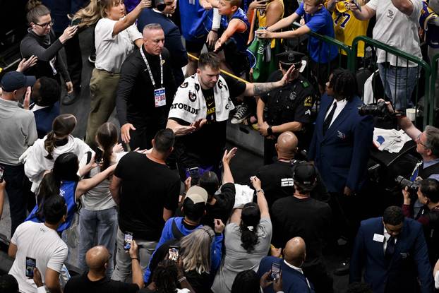 NBA: Los Angeles Lakers at Dallas Mavericks