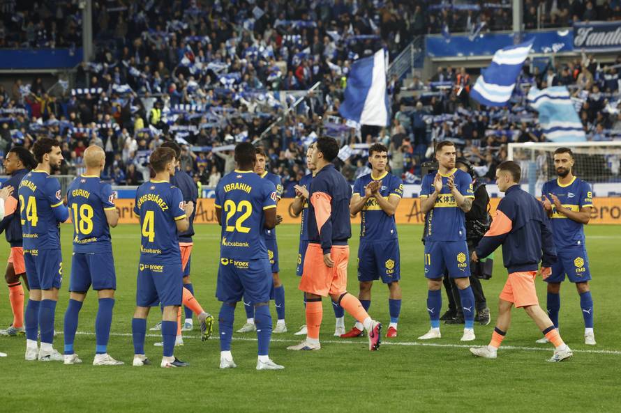 LaLiga - Deportivo Alaves v FC Barcelona