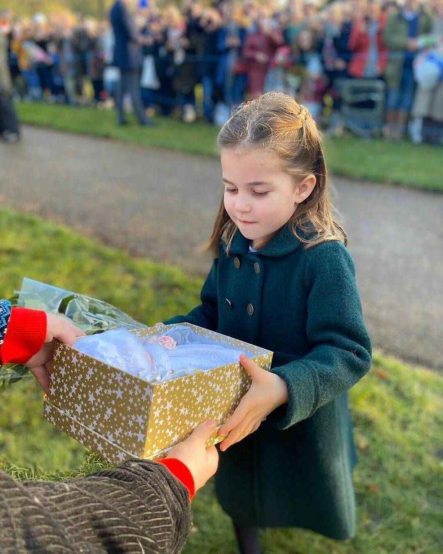 Kraljevska djeca pljeskala za britanske zdravstvene radnike