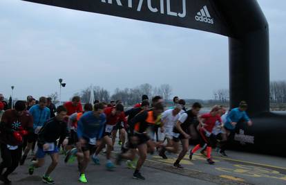 Osječki trkači za Međunarodni dan sreće utrkuju se u žutom
