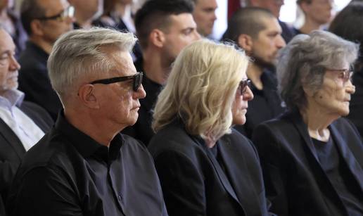 Tamne nao&ccaron;ale nisu mogle sakriti tugu. Slomljena &Zcaron;eljka Ogresta oprostila se od brata