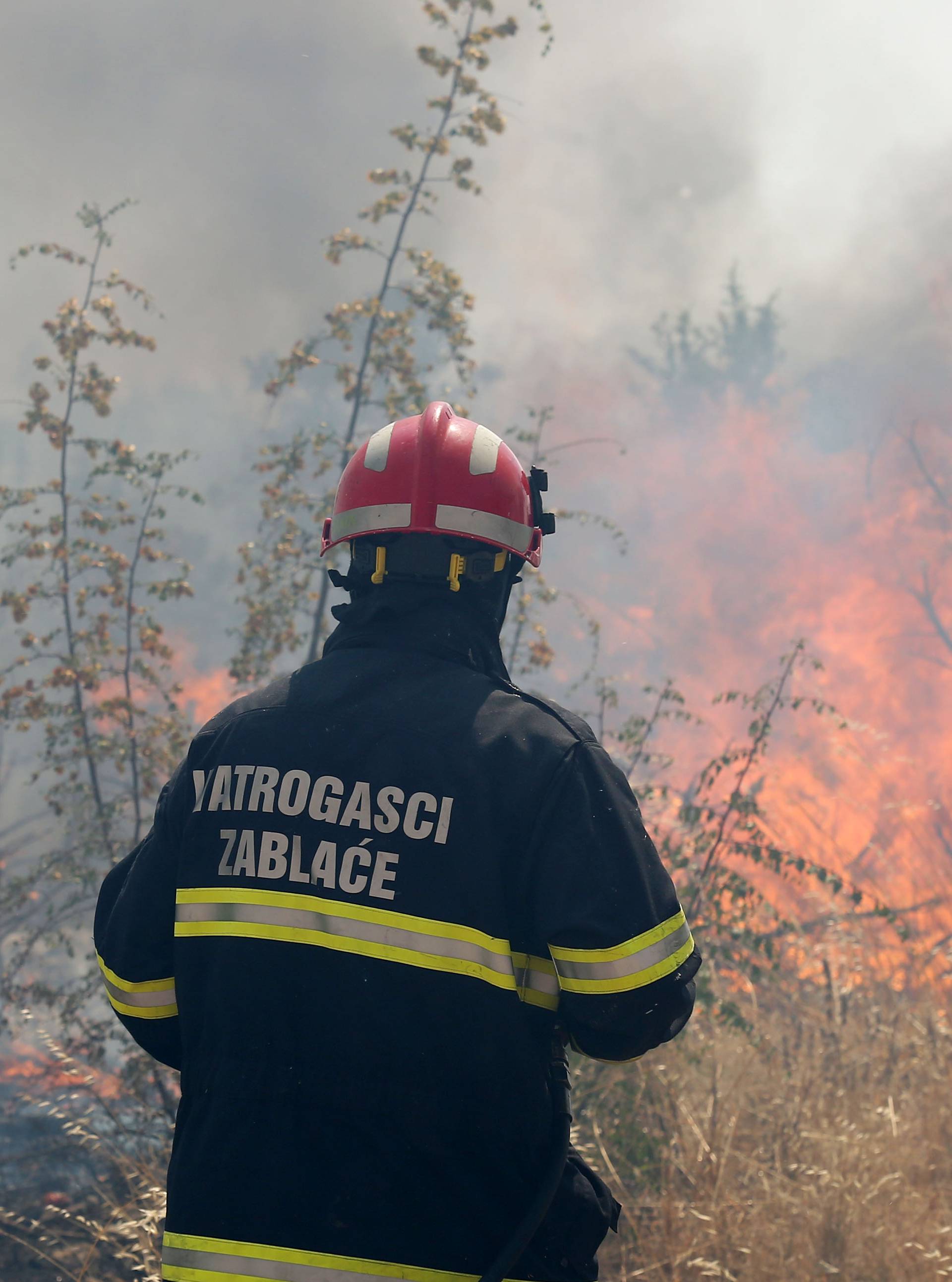 Veliki požar kod Pakoštana, vatra kod Šibenika lokalizirana