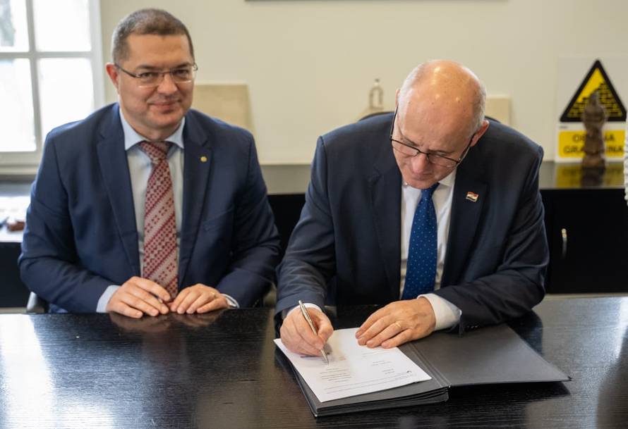 Potpisali su ugovor za rušenje Vjesnika: Kroz mjesec dana opet ćemo se voziti kroz podvožnjak