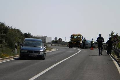 Pijan prebrzo vozio i udario je automobilom u Mercedes