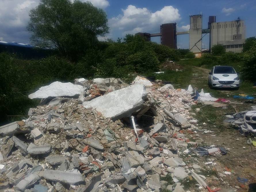 Ogorčeni susjedi: 'Opasni otpad dovoze nam u susjedstvo...'