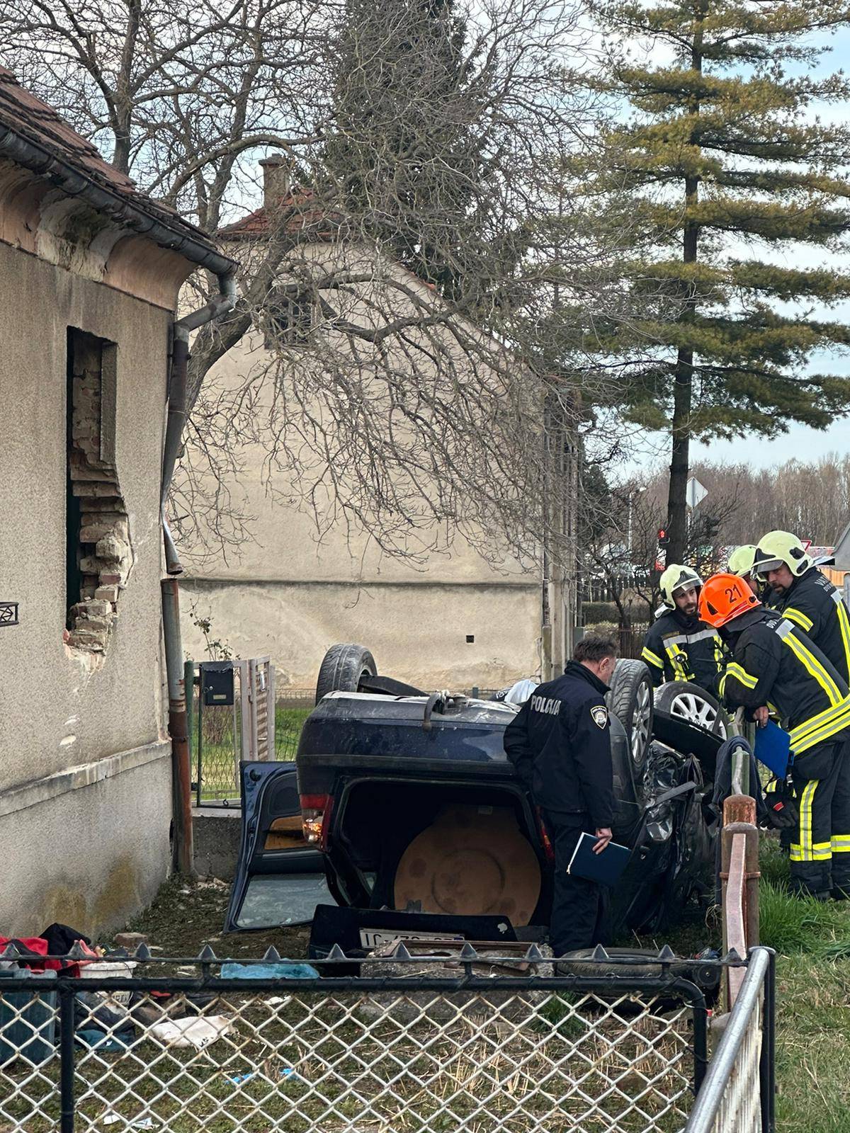 Krš i lom kod Varaždina: Troje ozlijeđenih u sudaru dva auta