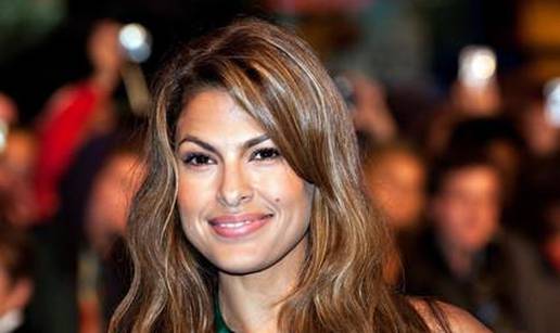 Eva Mendes: Opsjednuta sam grobljima, smiruju me te šetnje