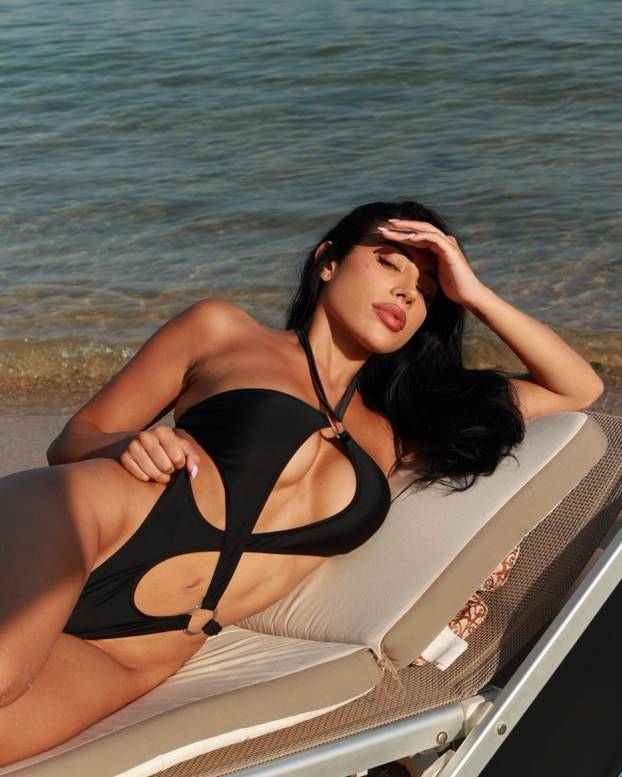 FOTO Seksi kuharica koja je zaludjela milijune: Nataly kuha u izazovnim izdanjima
