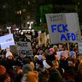 Više od 10.000 ljudi na protestu protiv krajnje desne stranke AfD-a u Kölnu:  'Zabranite ih!'