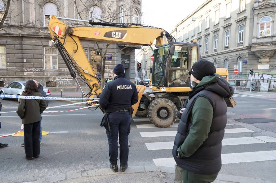 Zagreb: Pod jakim policijskim osiguranjem nastavljena izgradnja podzemnih spremnika u Žerjavićeva