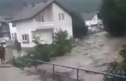 Poplavljeno nekoliko općina u BiH: Najteže stanje je u Modriči