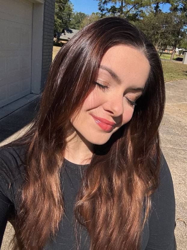 FOTO Sjećate se Alex iz Moderne obitelji? S 18 je smanjila grudi, pogledajte kako danas izgleda