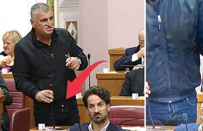 VIDEO Bulju je bio otkopčan šlic, Jandroković mu pokušao reći i pozvao ga: 'Ja da dolazin tebi?'