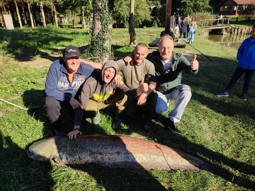 VIDEO 'Išli smo u lov na šarane, a onda je zagrizla ova grdosija! Dva sata smo se borili s njom'