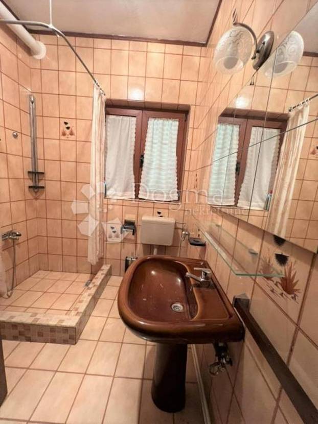 FOTO Kao iz starog romantičnog filma: Pogledajte ovu bajkovitu rustikalnu vilu u Labinu