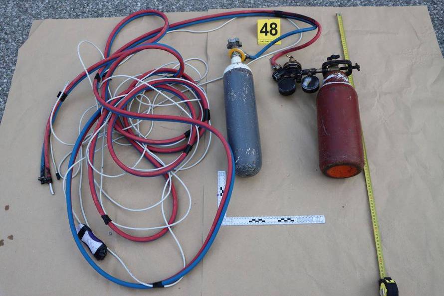 Slovenska policija uhitila trojicu Hrvata: Raznosili su i pljačkali bankomate, pronašli im opremu