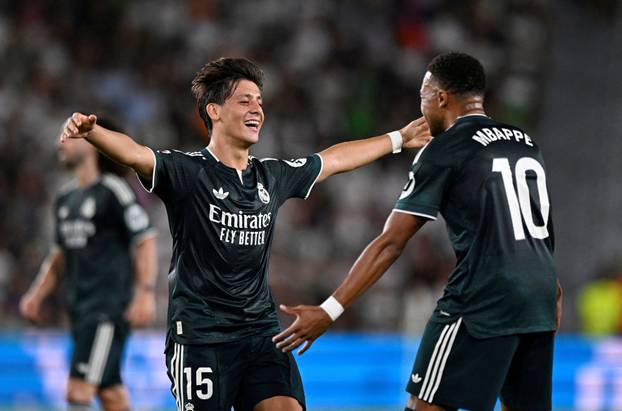 LaLiga - Elche v Real Madrid