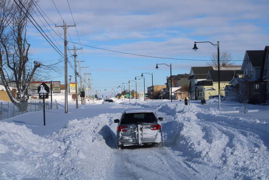 Winter storm hits Buffalo, New York