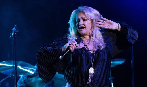 Bonnie Tyler do&zcaron;ivjela je sr&ccaron;ani zastoj: Jo&scaron; je u induciranoj komi