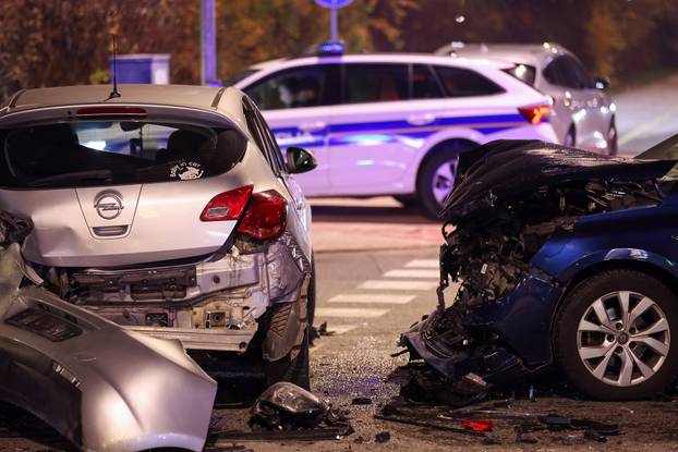Velika Gorica: Prometna nesre&cacute;a na kri&zcaron;anju Andrije Ka&ccaron;i&cacute;a Mio&scaron;i&cacute;a i Kolodvorske ulice