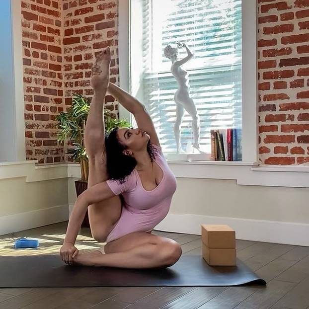 FOTO Evo zašto svi vole gledati dok Jessica vježba: 'Poze kakve ja radim  još niste vidjeli...'