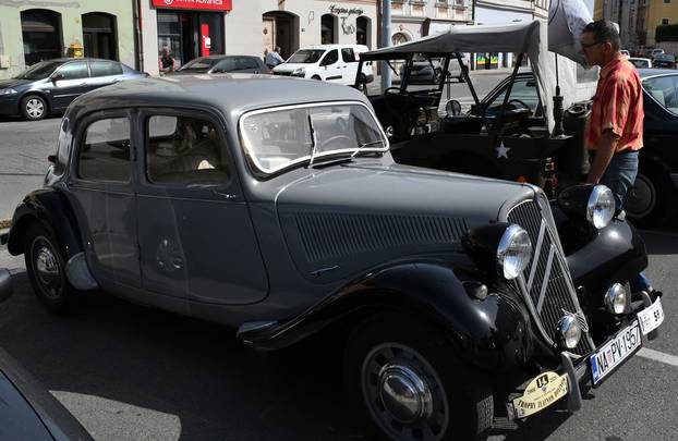 Požega: Čuveni modeli izloženi u sklopu oldtimer manifestacije"Trophy Zlatnom dolinom 2026."