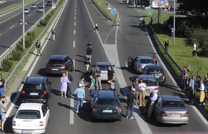 Blokada prometnica u Srbiji zbog prosvjeda protiv nasilja