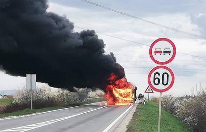 Buktinja na cesti: Zapalio se ZET-ov bus kod Velike Gorice