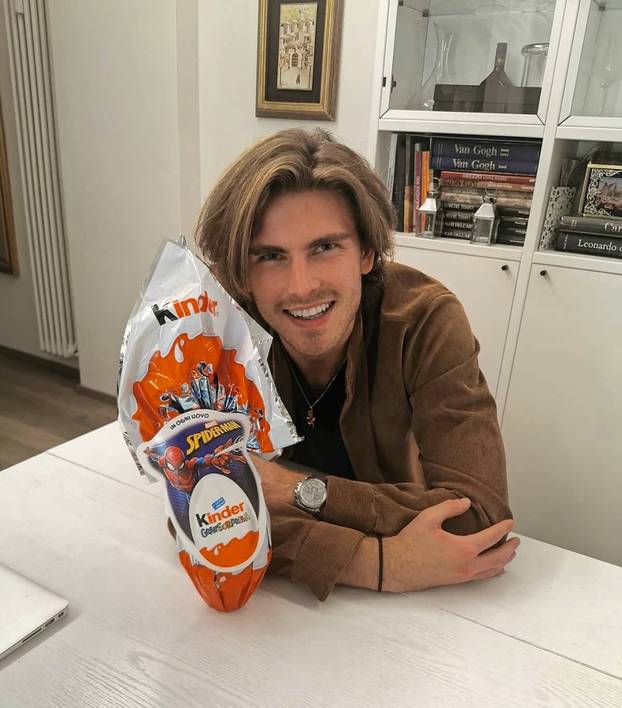 FOTO Sjećate se slatkog dječaka s Kinder čokolade? Matteo je danas uspješni ljepotan...