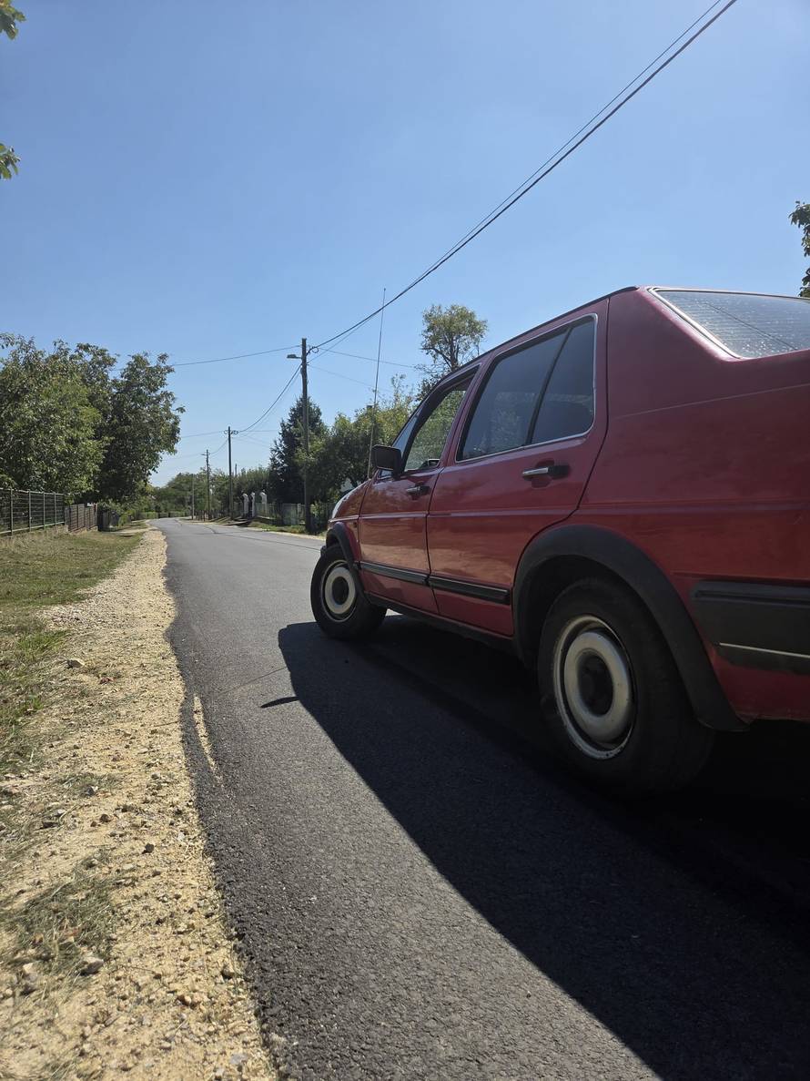 VIDEO 'Izdala' ih skakaonica: Oduševili skokovima s Jette, a na putu s Vira ostali su u kvaru