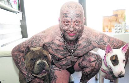 Simon je vlasnik  970 tetovaža: 'Dva puta sam bio u zatvoru...'