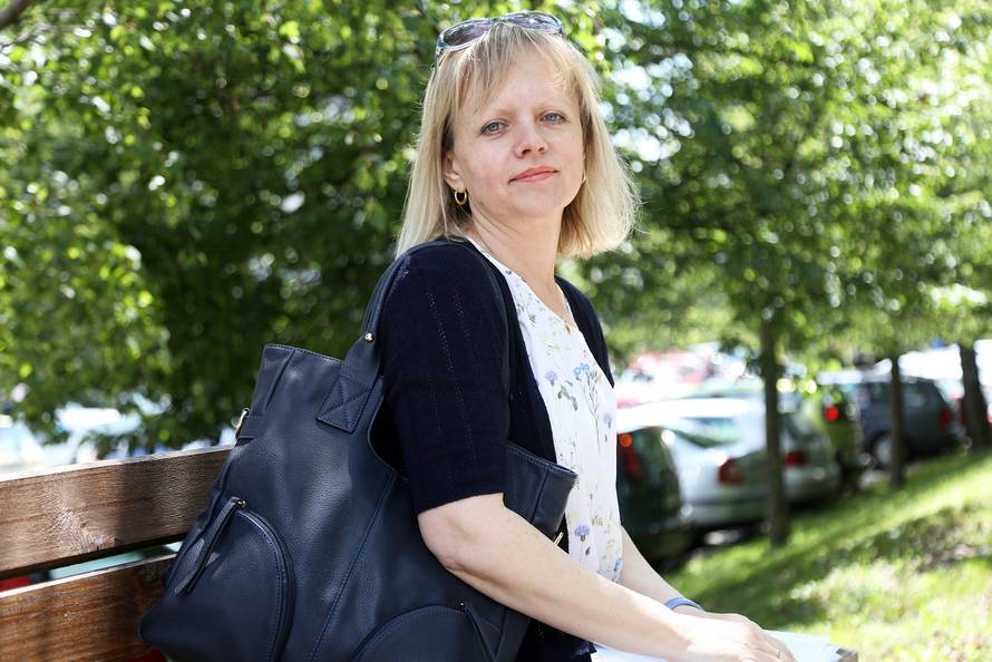 Amerikanka se brani šutnjom sve dok joj ne prevedu spise...