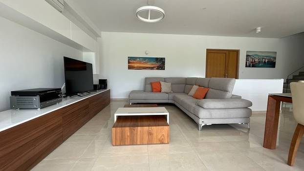 FOTO Vila iznad Malinske ima bazen i predivan pogled na more - Evo koliko bi vas koštala