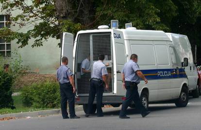 Roditelji, pet djece i rođak ilegalno pokušali ući u EU