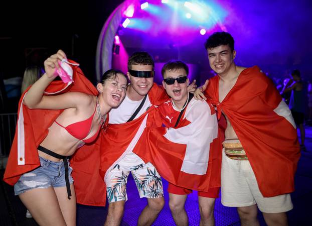 Split: Okupljanje prije početka druge večeri Ultra Europe Festivala