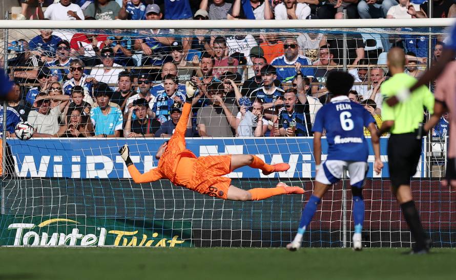 Ligue 1 - RC Strasbourg v Paris St Germain