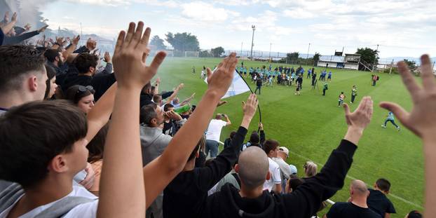 FOTO Navijačko ludilo u Rijeci! Navijači u velikom broju stigli na trening uoči dana odluke