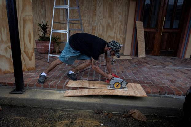 Tropical Storm Francine intensifies before its expected landfall on the U.S. Gulf Coast