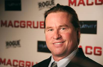 Val Kilmer teško je pričao zbog posljedica raka grla: 'Osjećam se puno bolje nego što pričam'