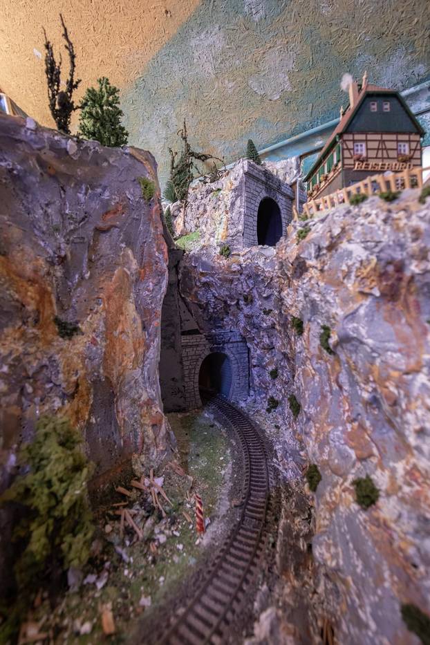 Oživio željeznicu koja je povezivala Konavle s Bečom: Pero je bajkovitu maketu gradio 12 godina