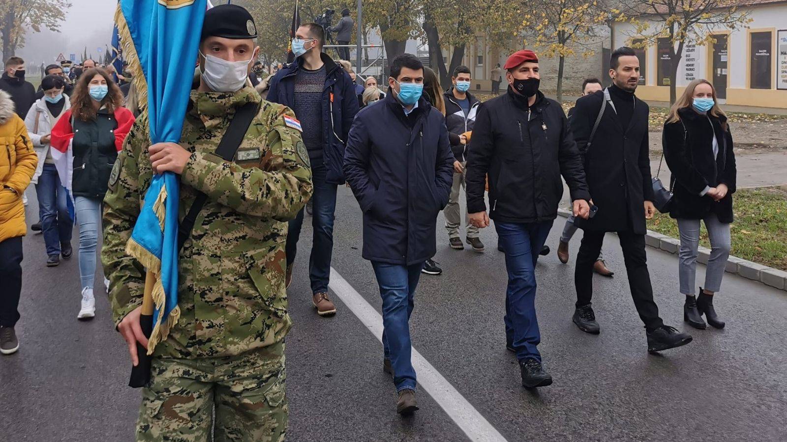 Miletić imao koronu, a u Koloni je među rijetkima bez maske