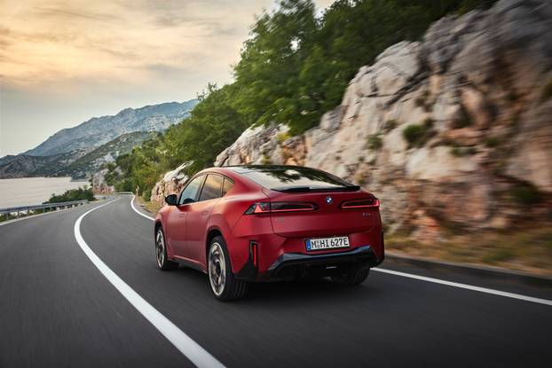 FOTO Ovo je novi BMW IX4: Coupe na struju ima 612 'konja'