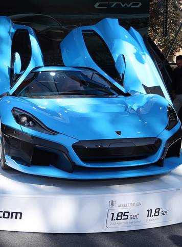 U centru Zagreba graÄanima pradstavljen super automobil Rimac C-Two