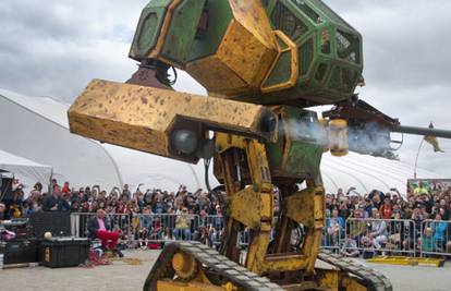 Na Kicstarteru žele financirati robota za okršaj protiv Japana
