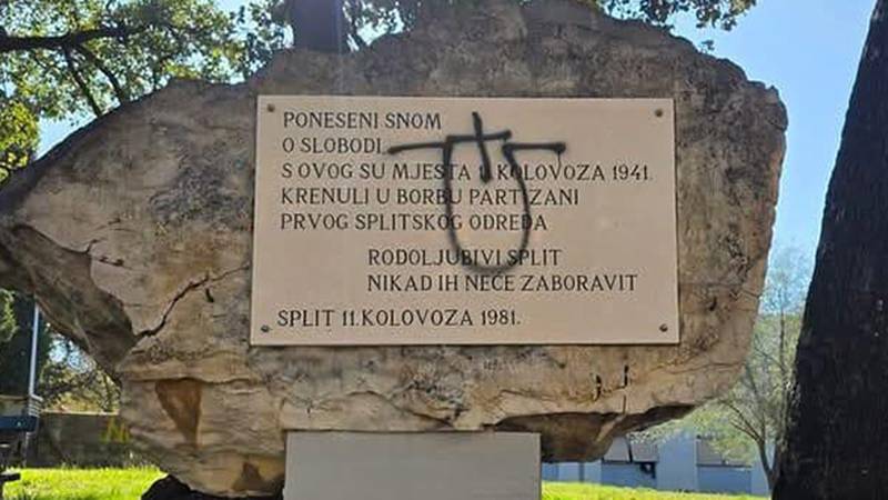 Novo ustaško divljanje u Splitu. Uoči prosvjeda Torcide oskvrnut spomenik splitskim partizanima