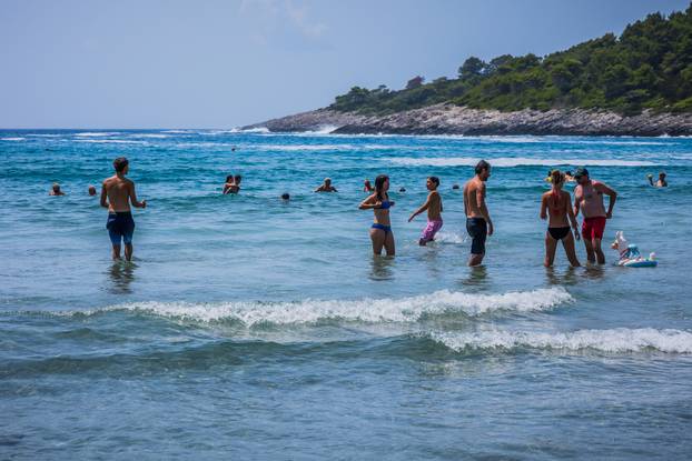 Lumbarda: Pjesčana plaža Pržina na južnoj strani Korčule 
